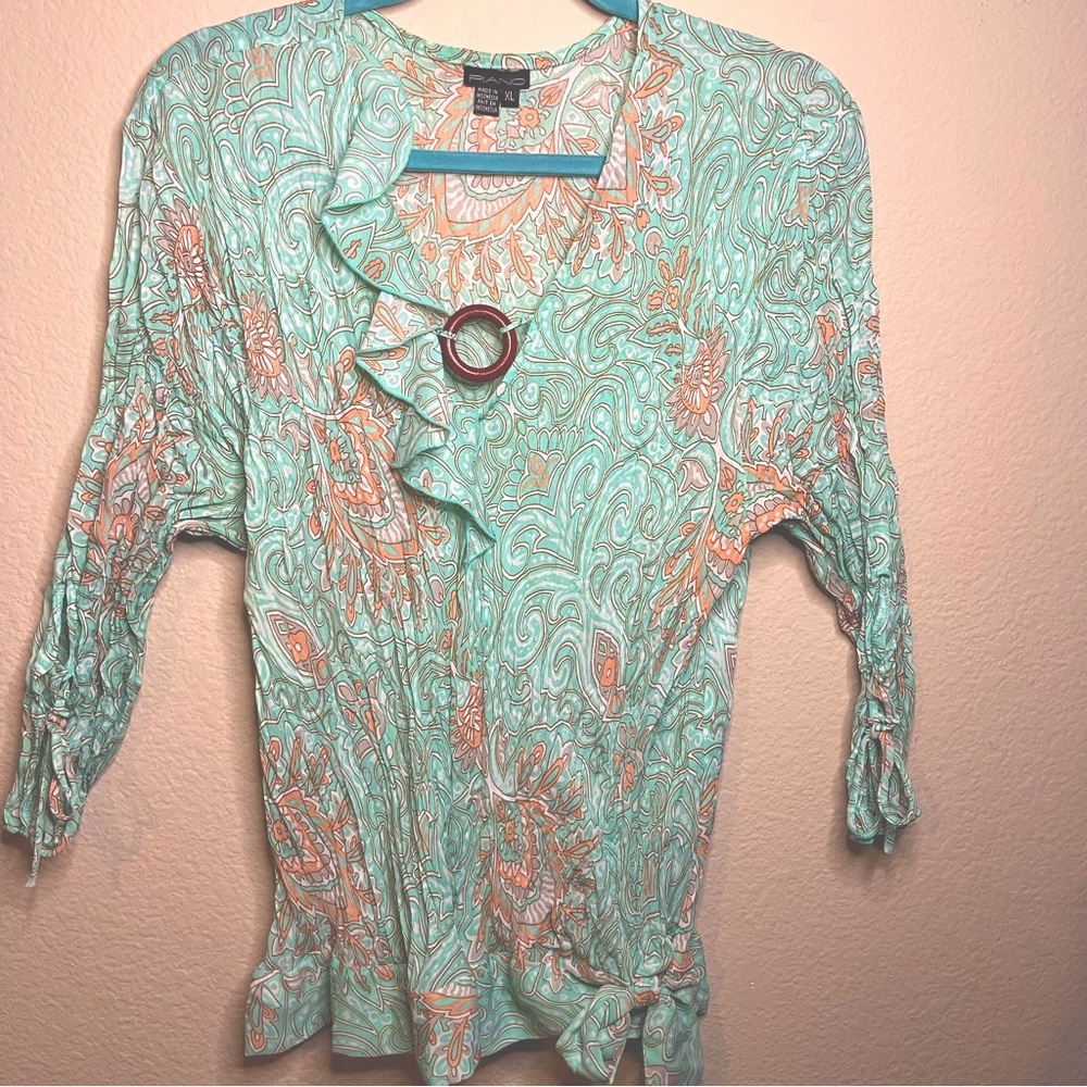 PIANO Vintage Blouse in Multi Colored Print w Ruffles, Wooden Accent (size XL)